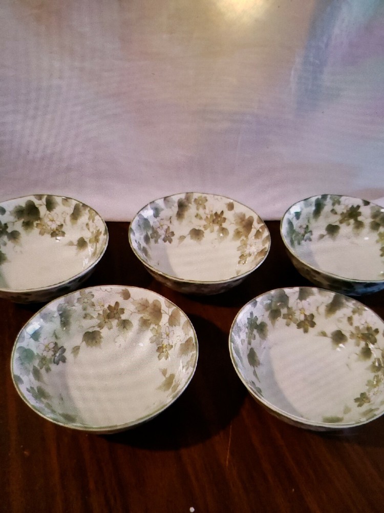 Vintage Japanese bowl set