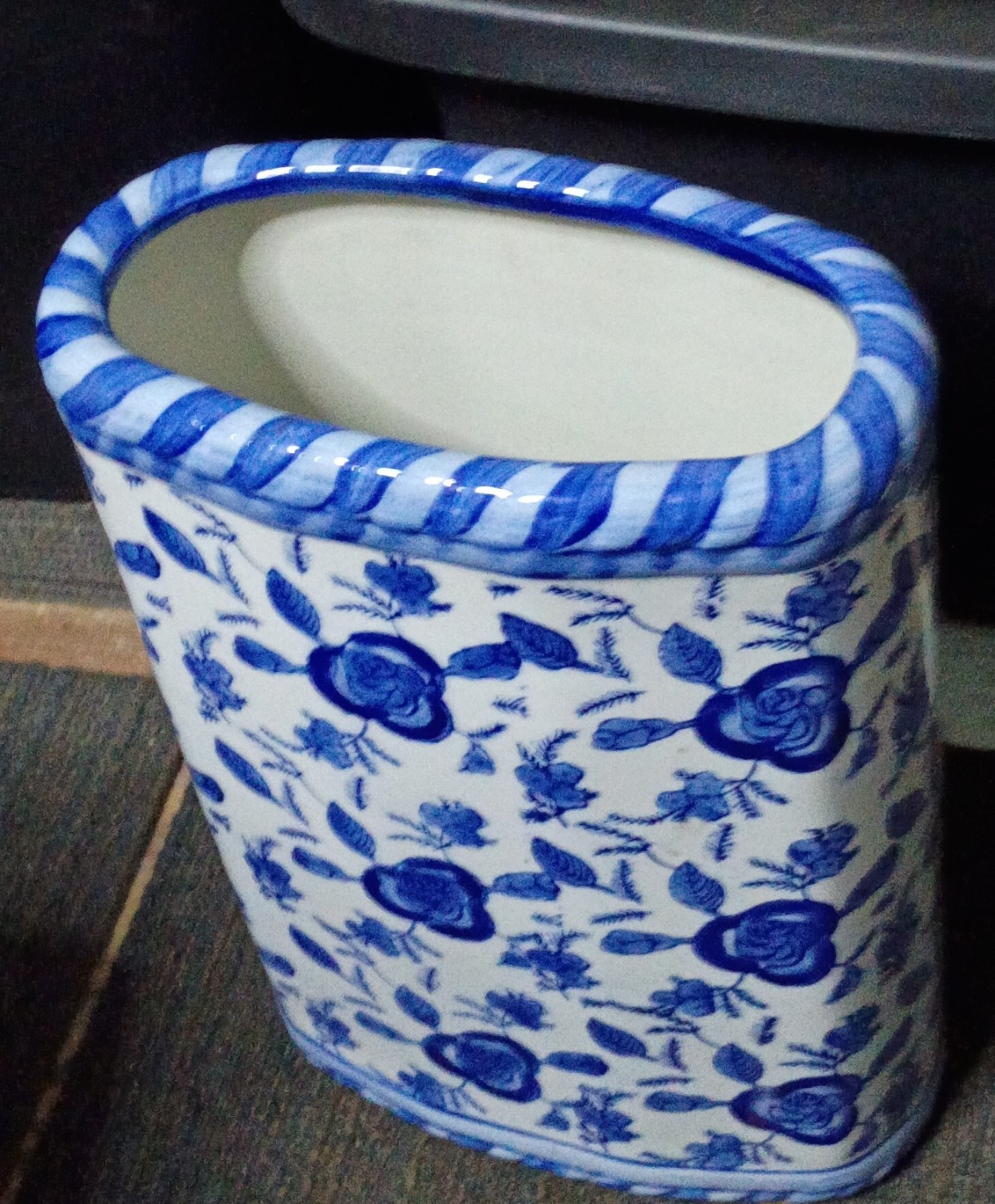 Blue White Floral Ceramic Oval Umbrella Stand for Entryway Foyer Indoor