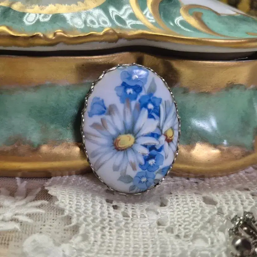 Vintage Ceramic Flower Brooch