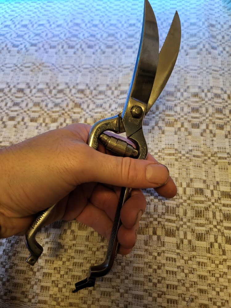 Maria Cafe Restaurant Sheers Scissors Vintage