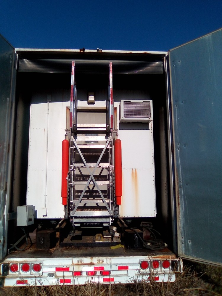 SHOOTING RANGE ARMR MQR MOBILE QUALIFICATION RANGE INSIDE A TRACTOR VAN TRAILER