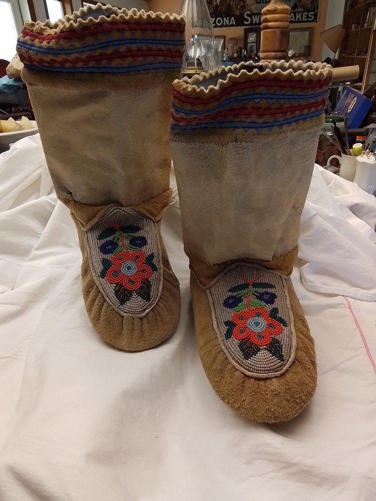 First Peoples Native American High Top Beaded Moccasins Cree Or Ojibwe?