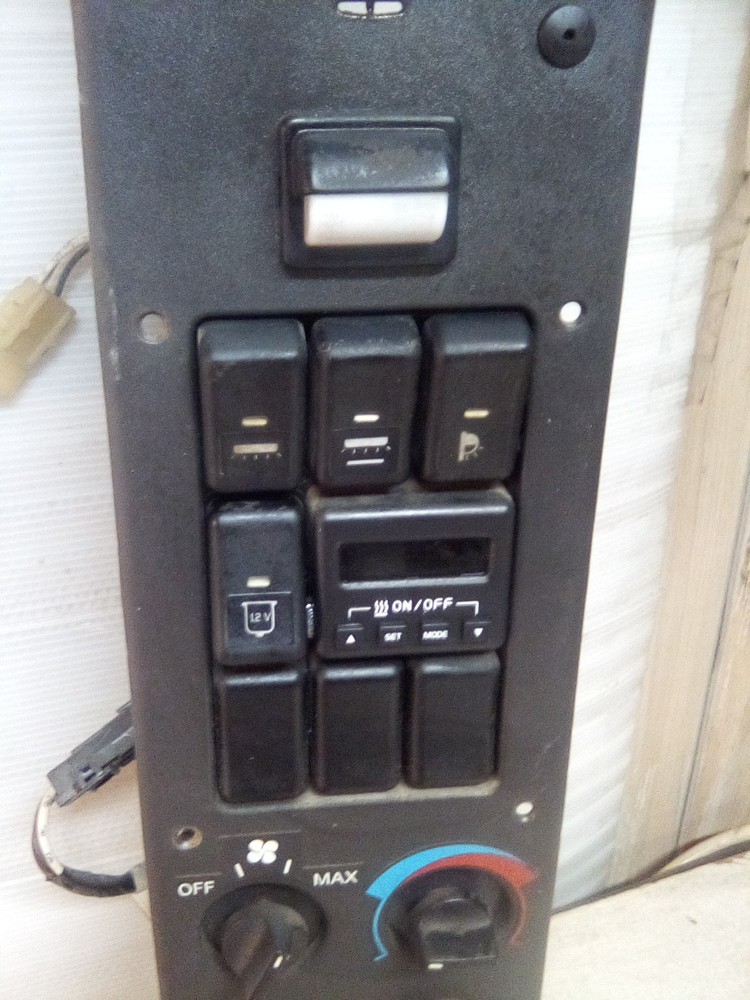 Volvo VNL 8079286 Sleeper Climate Control Panel