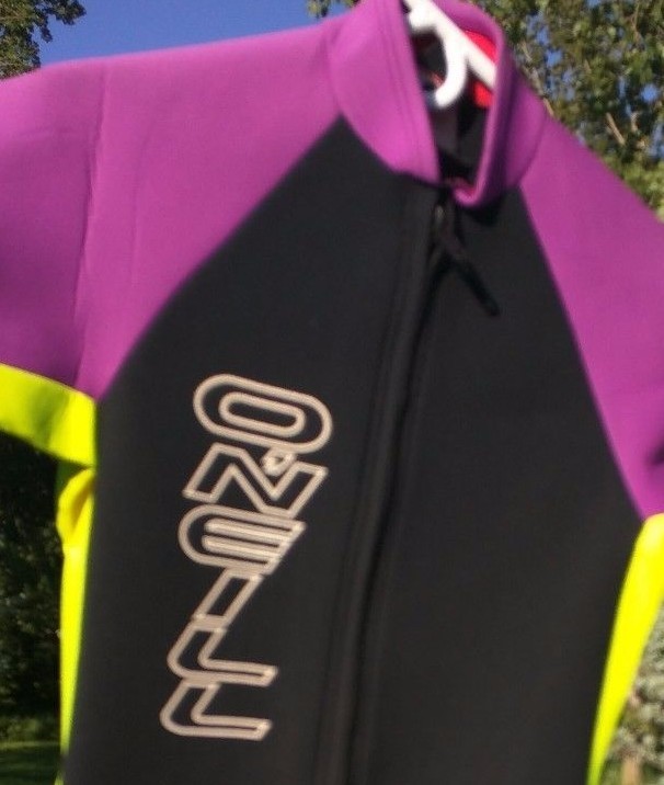 O'NELL WET SUIT SIZE MEDIUM