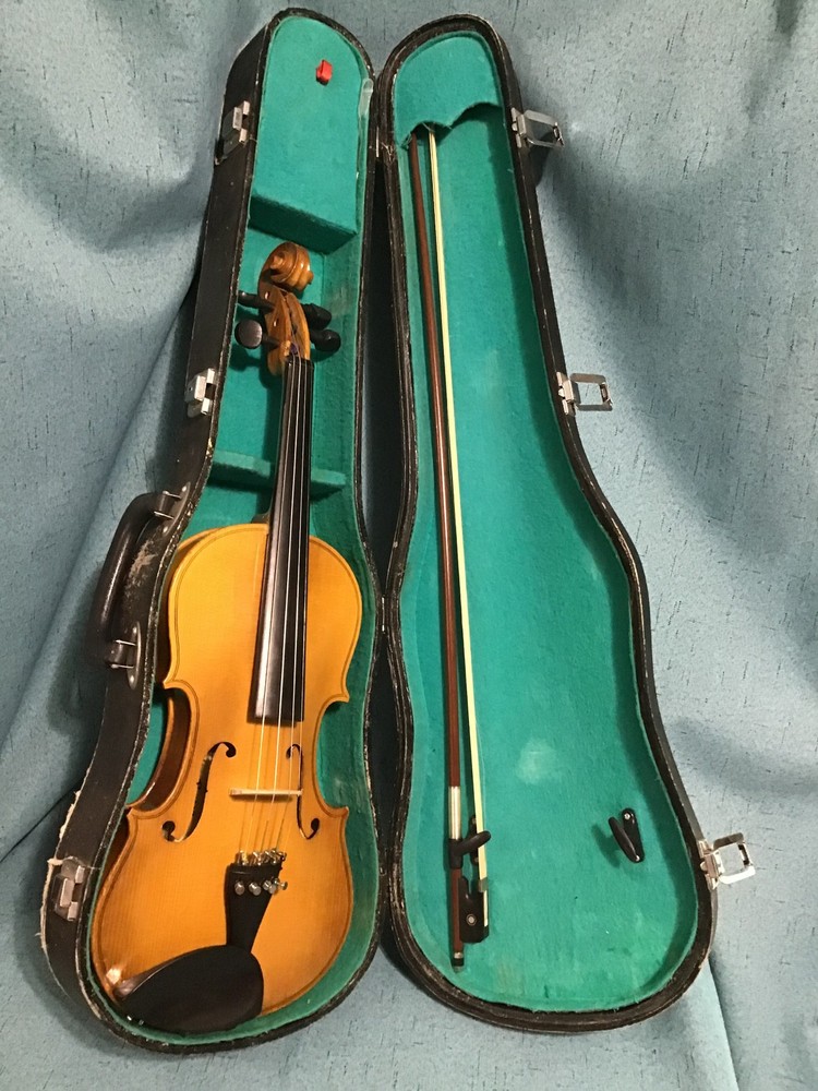 ANTON BRETON MODEL AB-05 4/4 VIOLIN WITH HARD SHELL CASE