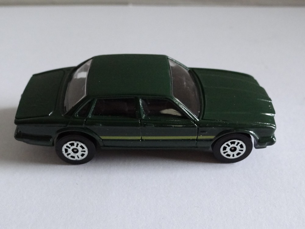 CORGI JAGUAR BFG7 - DARK GREEN