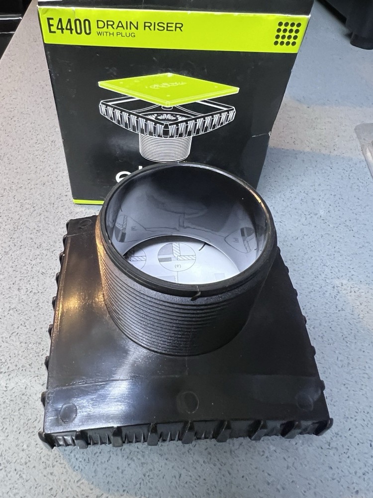 Ebbe E4400 Drain Riser with Plug + Ebbe Pro E4404 Square Drain Cover Brushed Nic