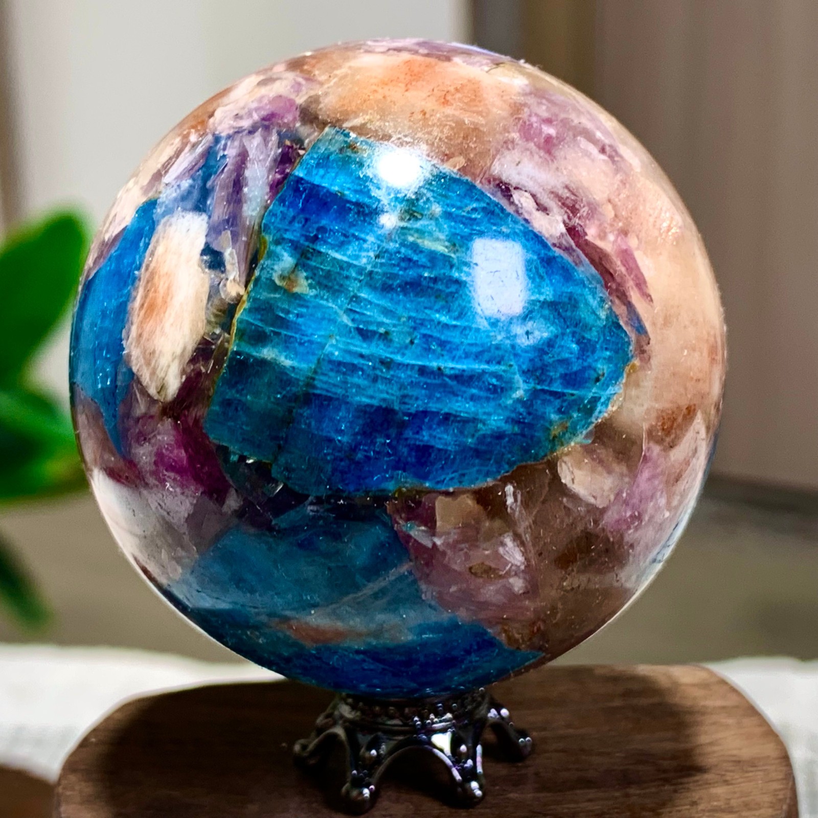 152G Natural Blue Aptite +Sun Stone purple lepidolite Sphere mineral sample