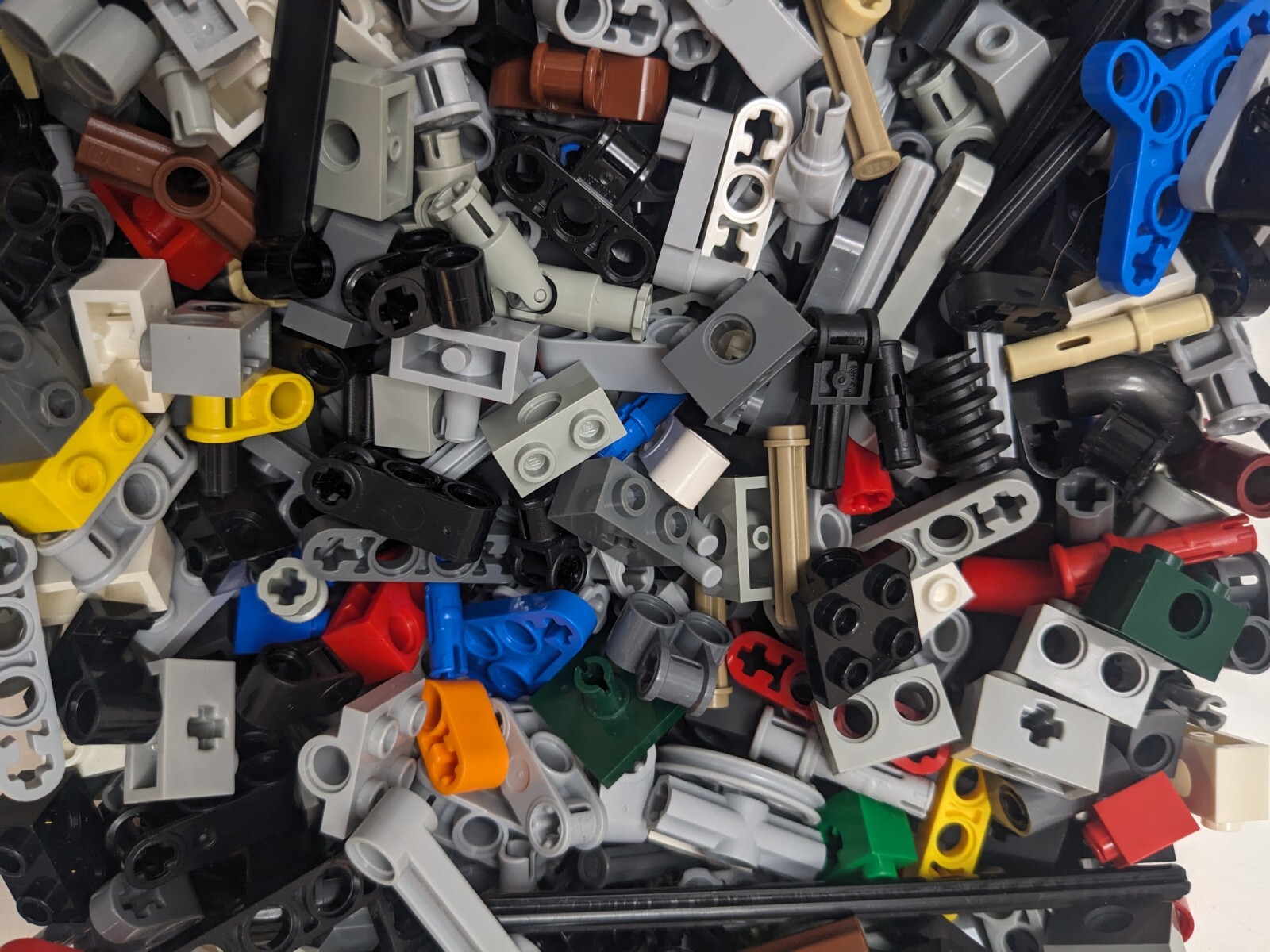 300-Piece LEGO Technic Mix – Pins, Axles, Connectors, Gears for Building & GBC