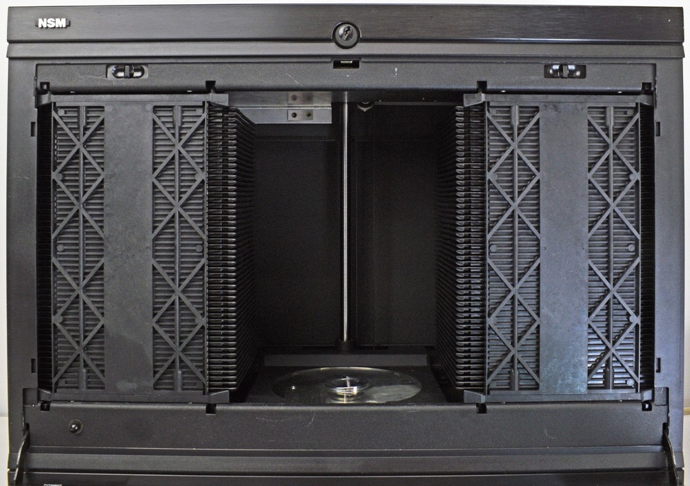 NSM CD3101 single-disc player/transport/controller with 100 CD transport/Changer