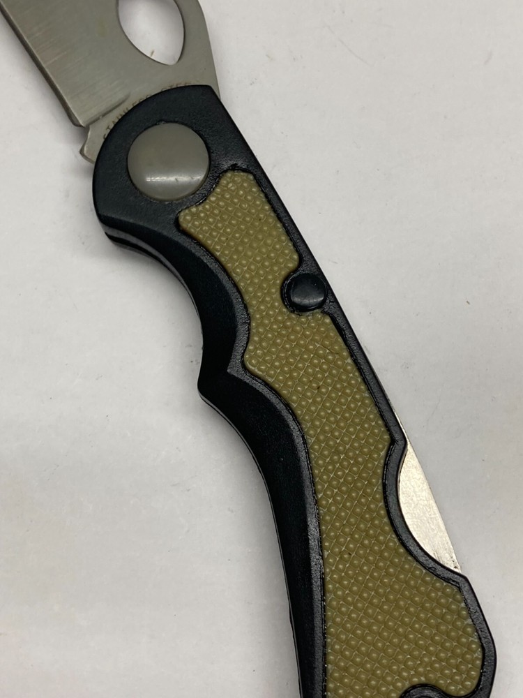 Gray Folding Lockback Knife w/Plain Blade, Thumb Hole C-370GY