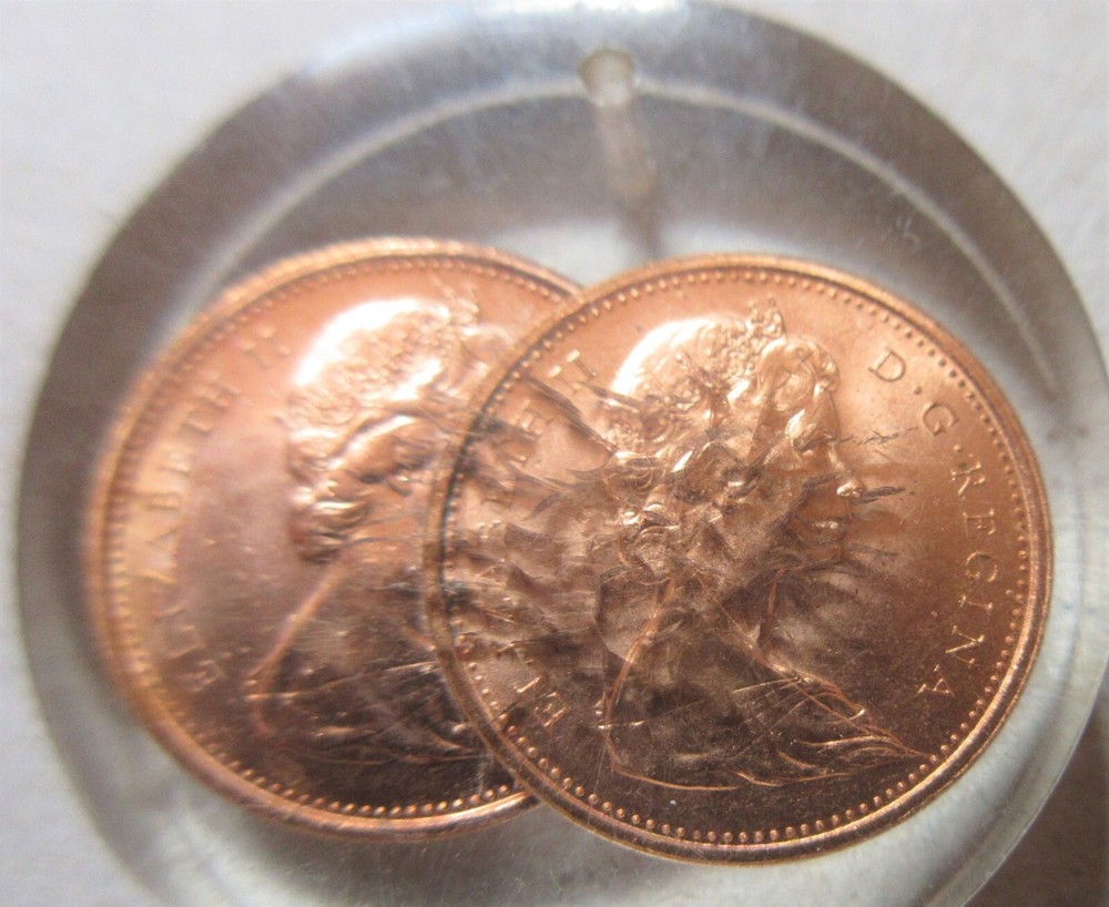 1971 Canada Two Small Cent Coins Acrylic Display Key Ring Chain. UNC