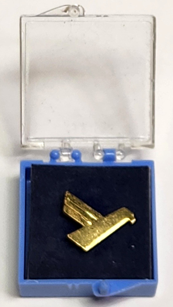 Gold Tone Eagle American Airlines Lapel Hat Pin