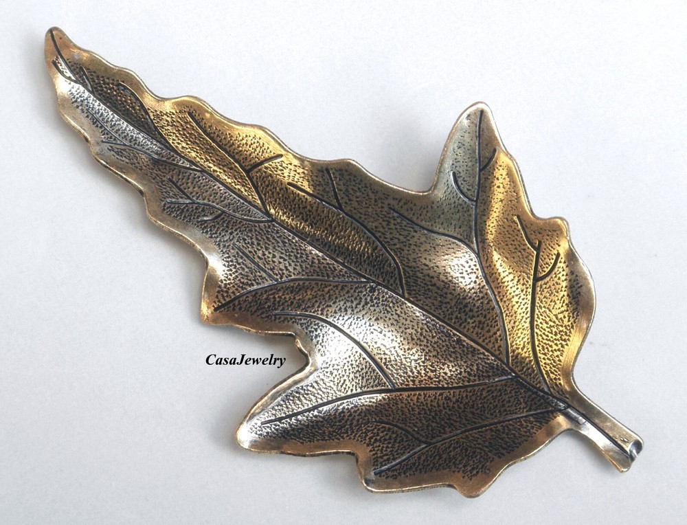 #5012 LARGE ANTIQUED GOLD DIE STUCK LEAF COMPONENT - 1 Pc