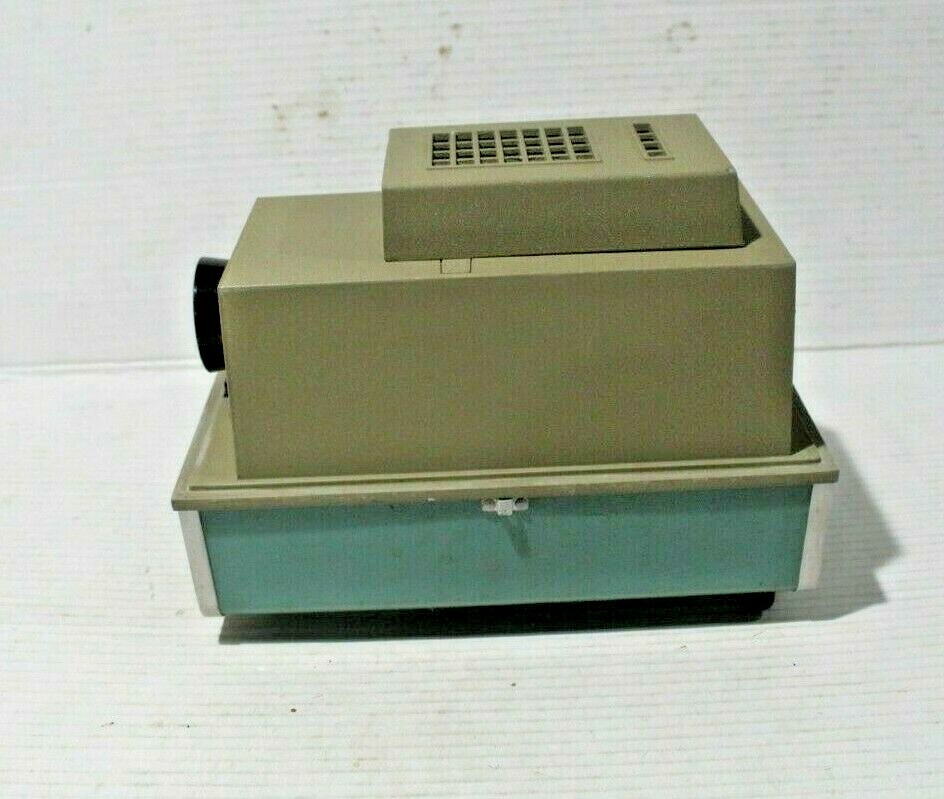 Vtg Argus 500 Automatic Model 58 Projector in case. (Leg does not lock) Tested