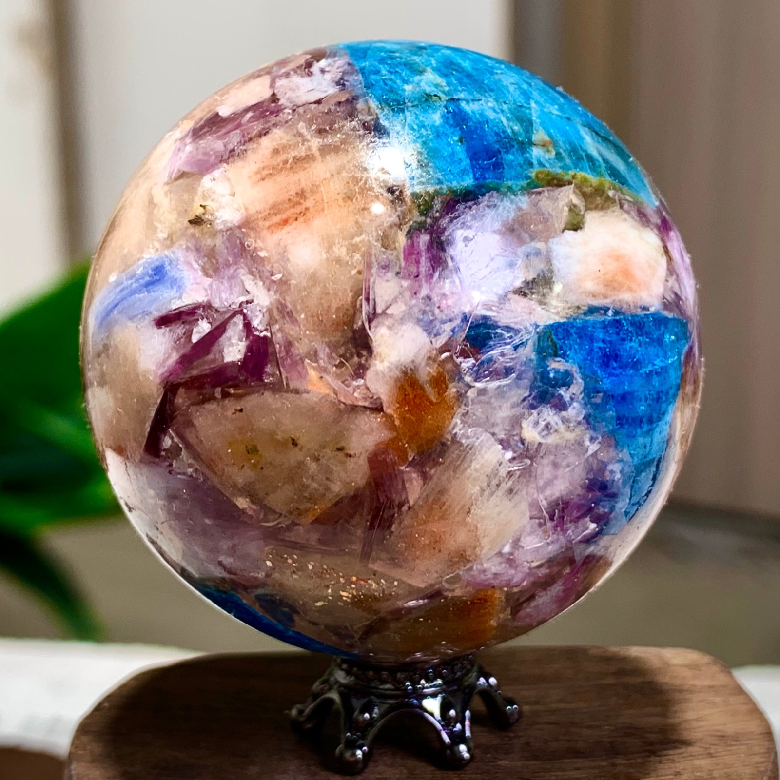 152G Natural Blue Aptite +Sun Stone purple lepidolite Sphere mineral sample