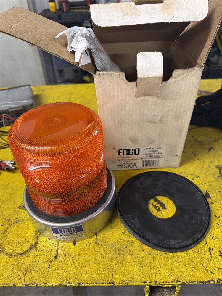 ECCO 6530A Strobe Becon 12-48 VDC (J Bolt Mounting) (Amber)