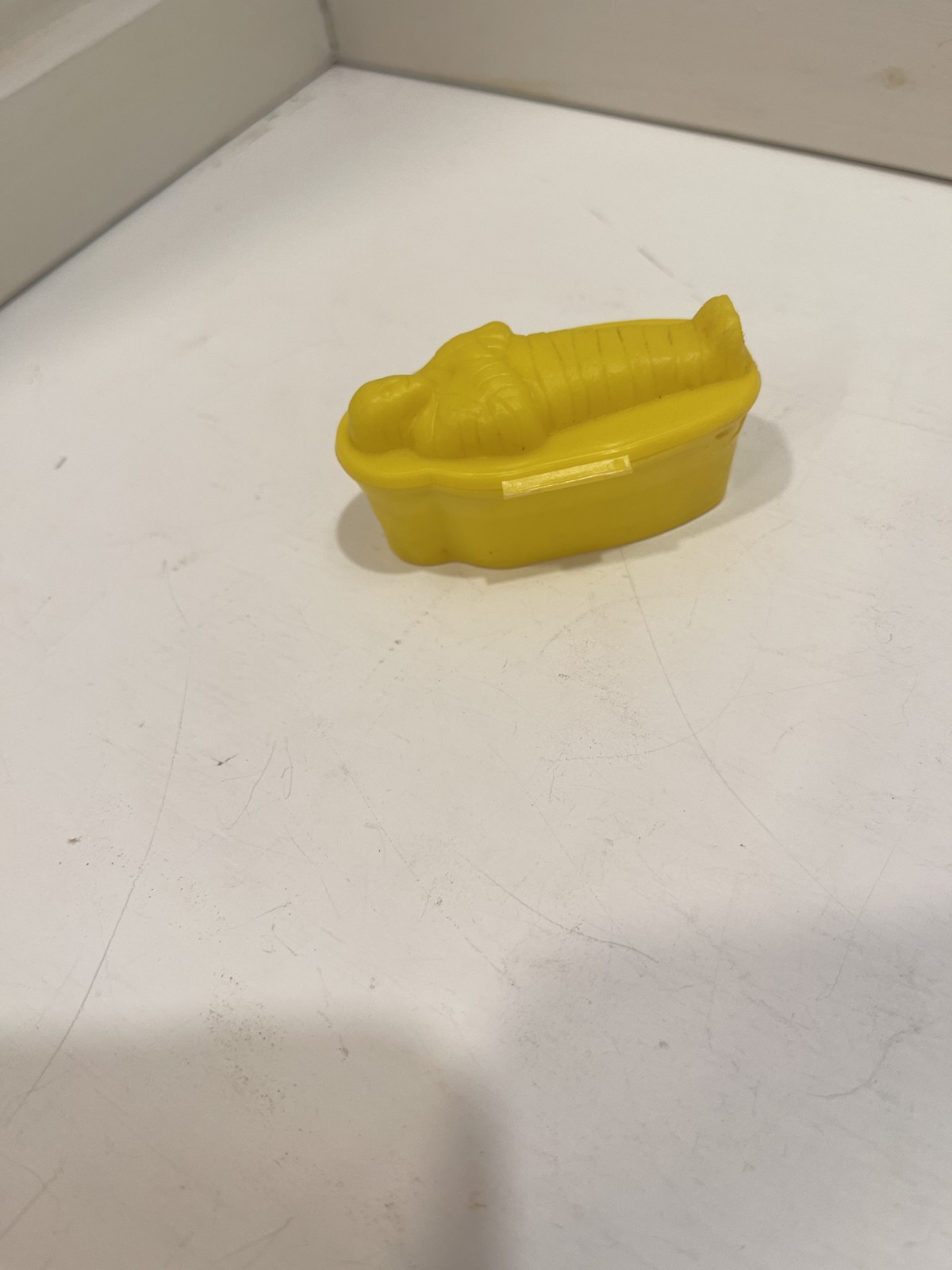 Topps Munchy Mummies Coffin 1978 Candy Container Yellow Empty Mummy Halloween