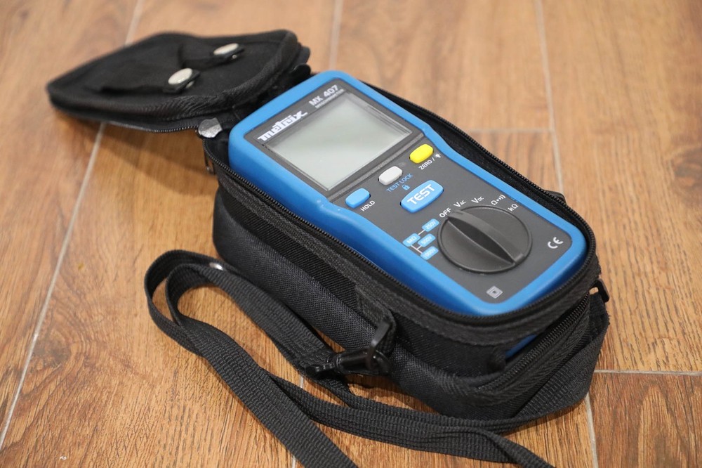 Metrix Megohmeter MX407 / Multimeter NDT Electrical Testing Wires Leads Current