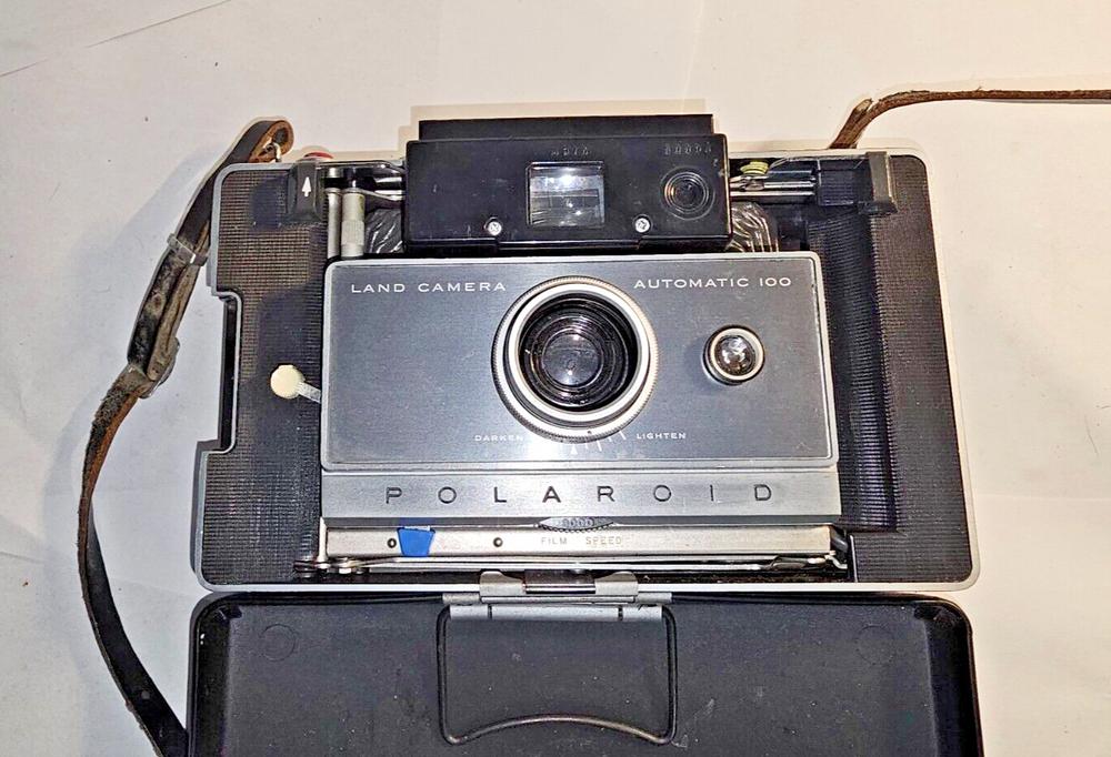 Vintage Polaroid Land Camera Automatic 100 Excellent Condition - Untested
