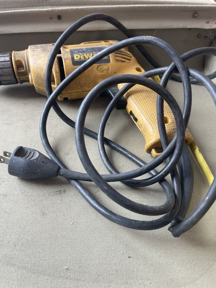 DEWALT DW106 VSR Corded 3/8" Keyless Chuck Variable Speed Reversible Drill