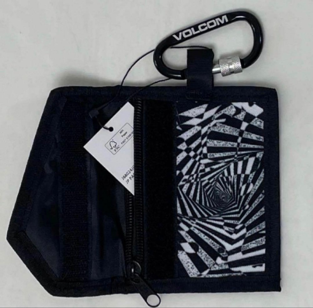 Volcom Pass Case With Carabiner Passcase Black White Color
