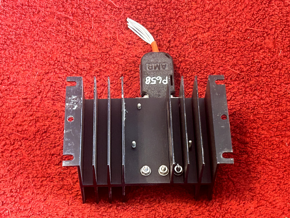 AIRCRAFT 3 ZONE LIGHT DIMMER WITH CONNECTOR