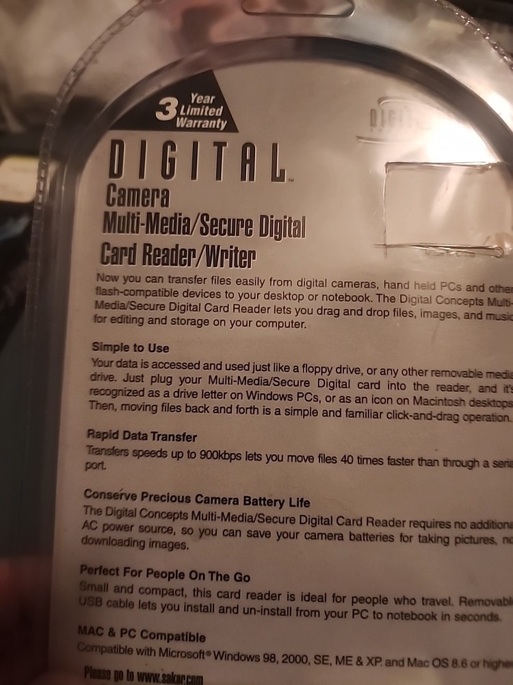 Digital Concepts Camera Multi Media/Secure Digital Card Reader & Writer