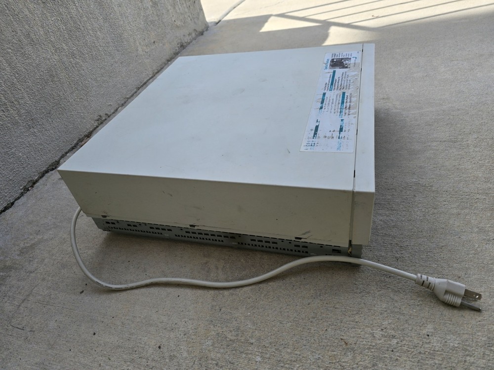 Vintage Packard Bell Legend 204CD Computer *powers On, Read*