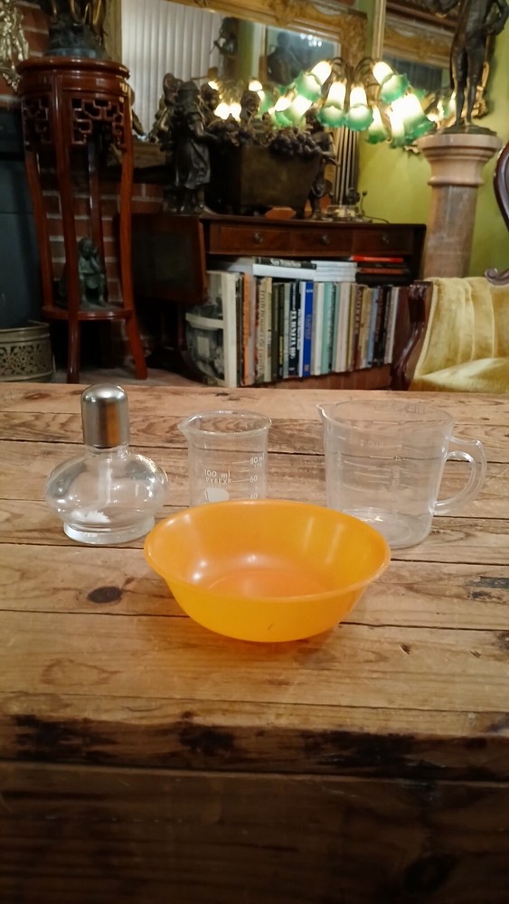 VINTAGE PERFECT MICROSCOPE MODEL 805 WITH ACCESSORIES