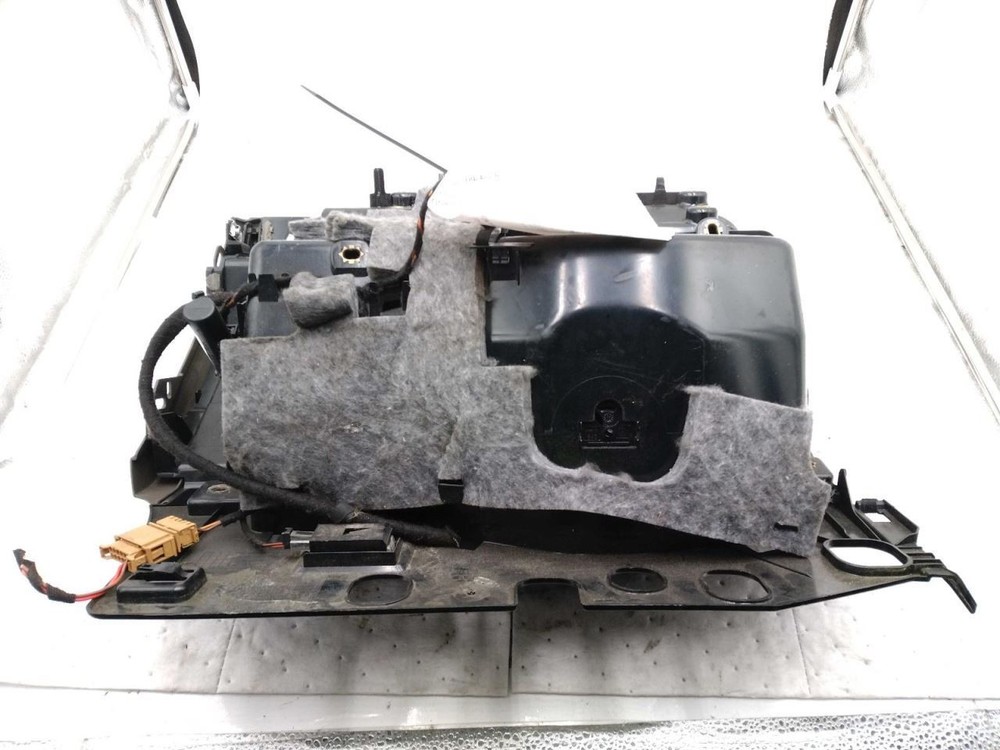 Q5 2012 Glove Box 632946