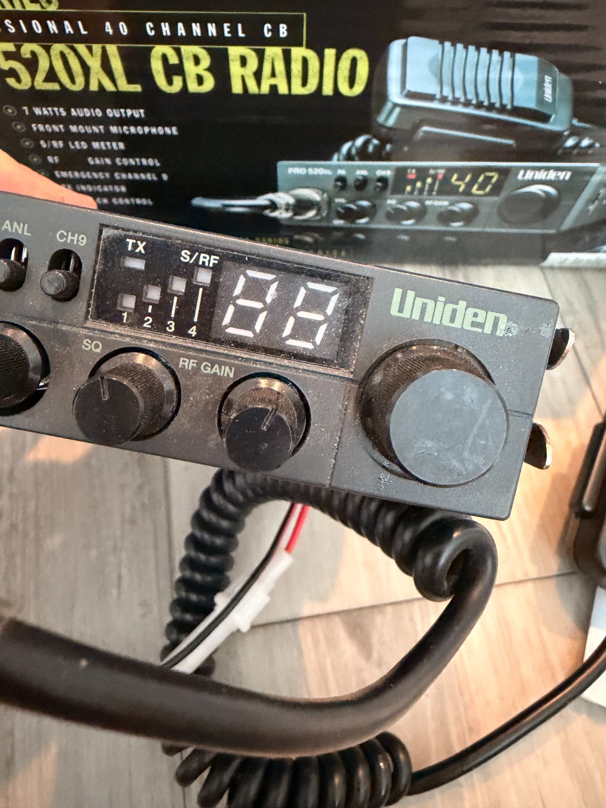 Uniden PRO520XL 40 Channel CB Radio w Microphone 7 Watt FREE SHIPPING