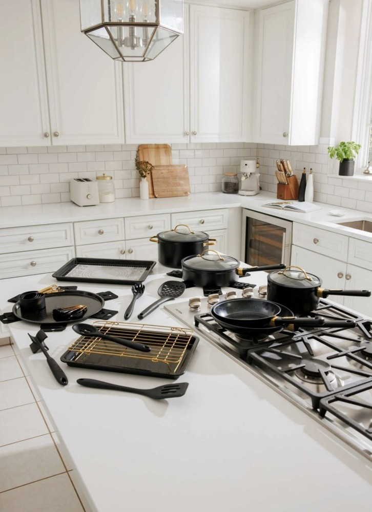 Thyme & Table 32-Pc Cookware & Bakeware Set Ceramic Nonstick Pots Pans – Black