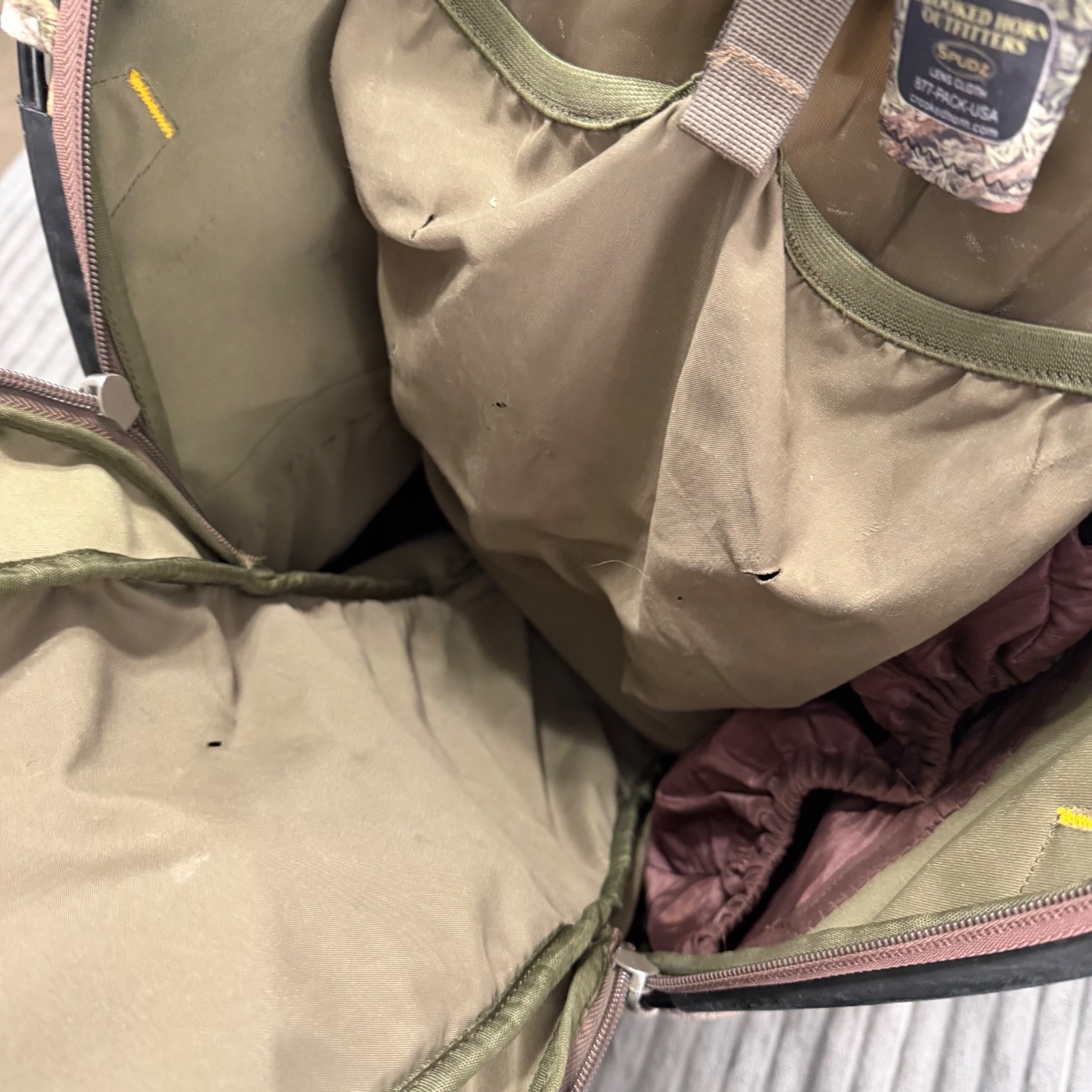 Badlands Reactor Hydration Backpack Camo Air Track Hunting/Hiking Day Pack