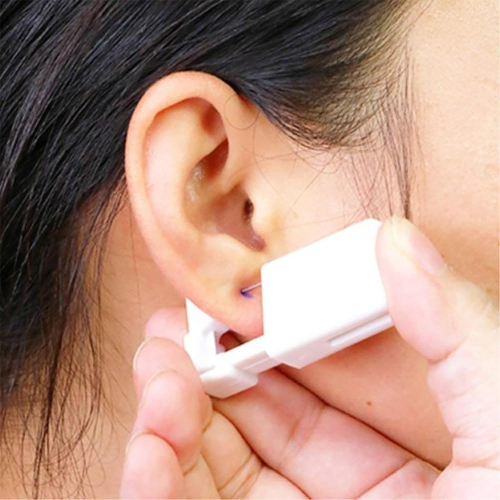 Ear Piercing Kit, Disposable Gun with Preloaded Stud, at 4mm