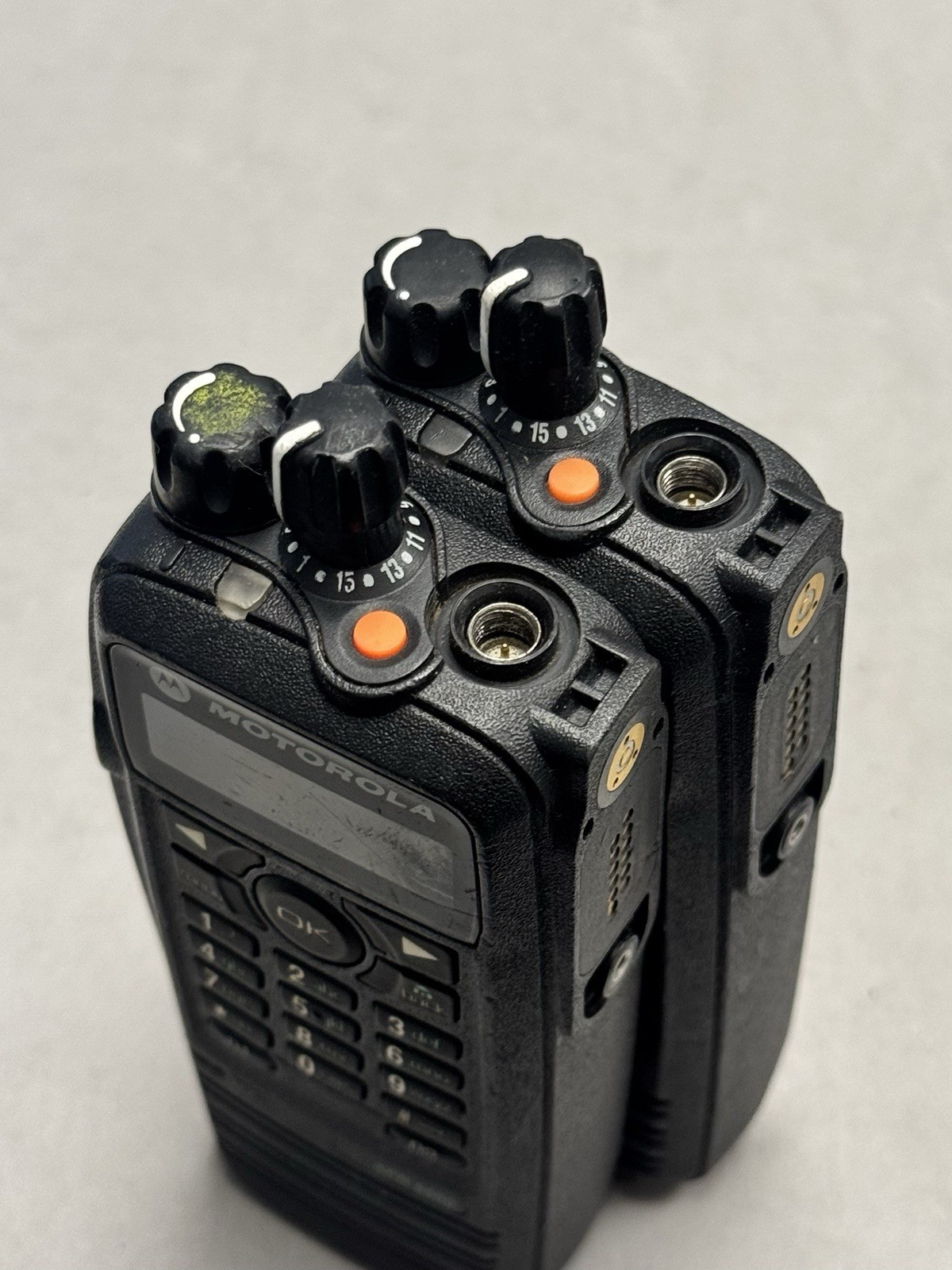 2x Motorola XPR 6550 VHF 136-174 MHz Two Way Radios AAH55JDH9LA1AN / NO BATTERY