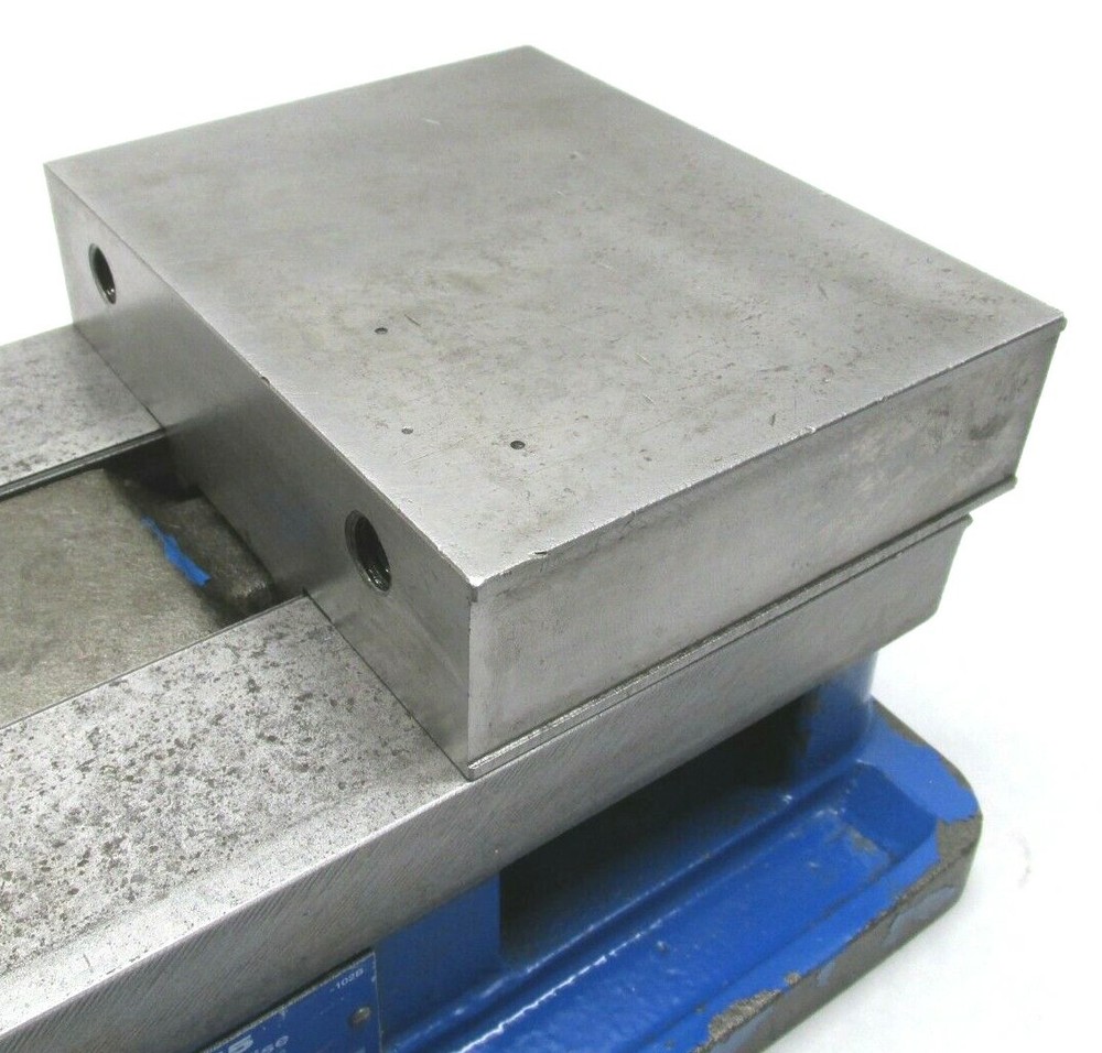 KURT ANGLOCK 6" MILLING MACHINE VISE - #D675