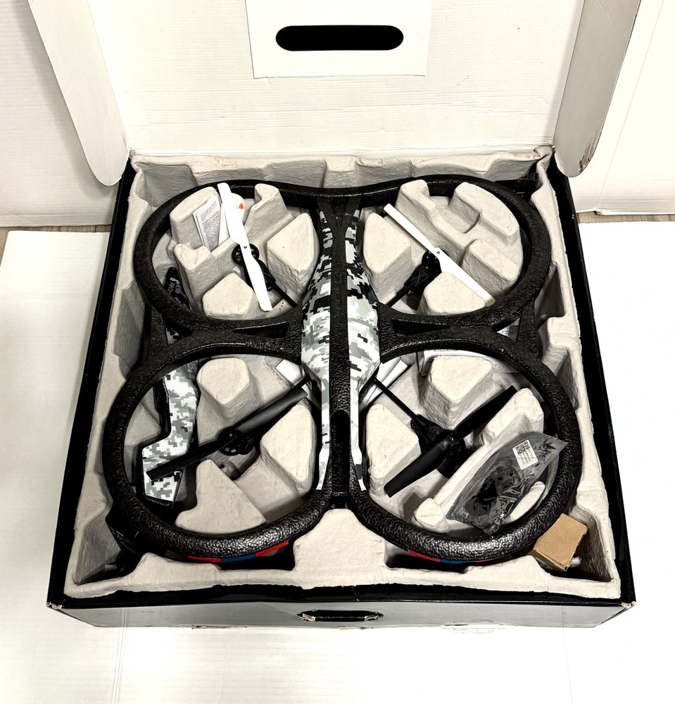 Parrot AR Drone 2.0 Elite Edition. HD Camera. Smart Phone Ctrl. (Read descript)
