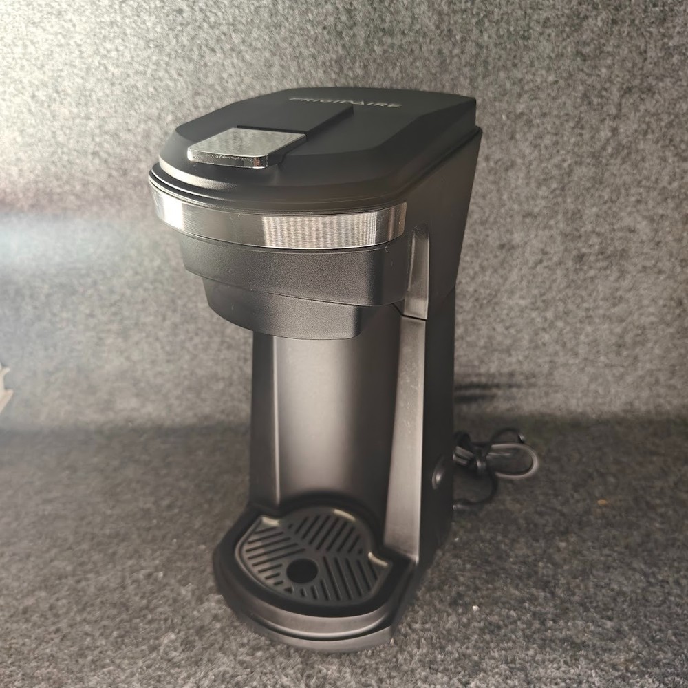 Frigidaire ECMK110 Single‑Serve Coffee Maker Black PREOWNED NO BOX