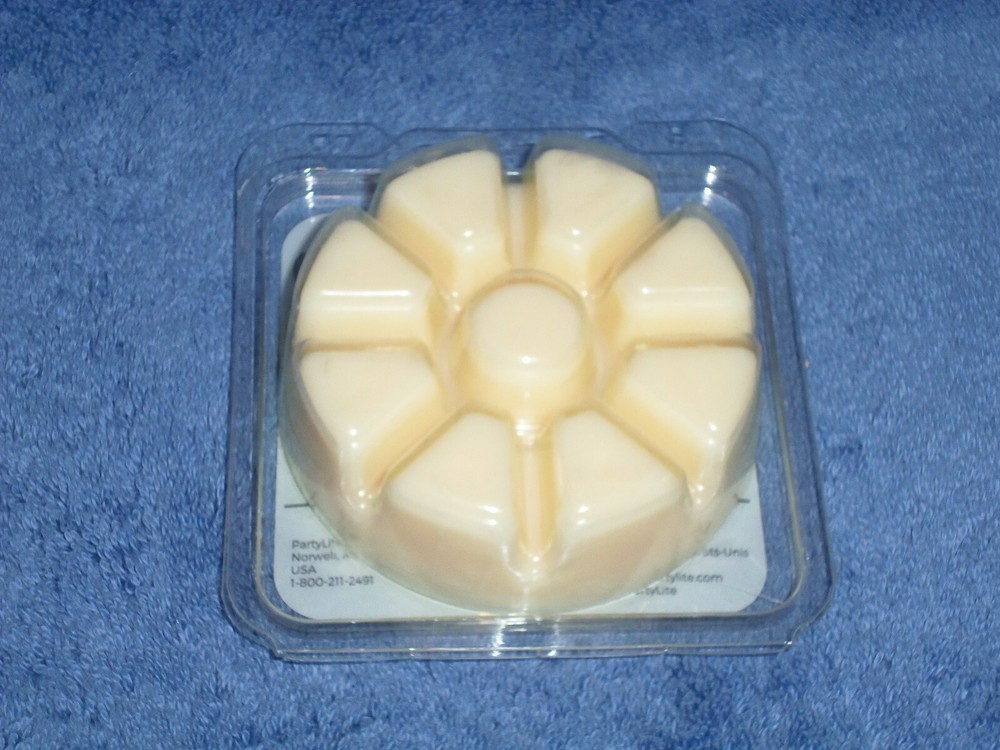 Partylite Vanilla Scent Plus Melts 9 pc -- NIB