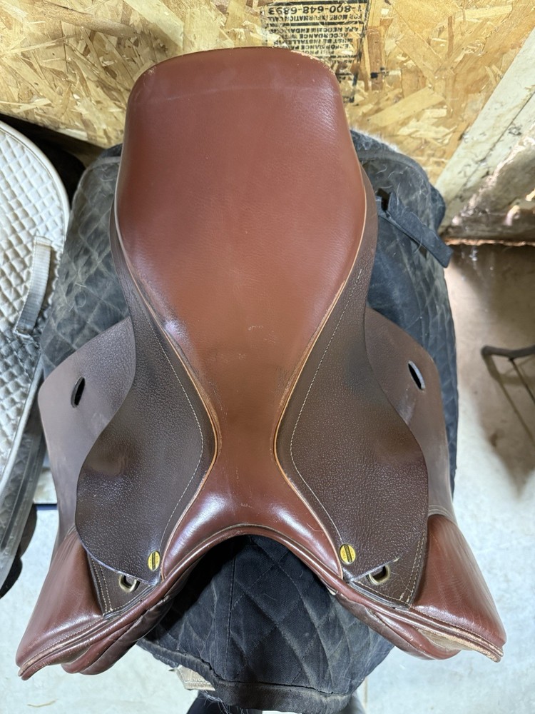 HdR Advantage Jumping Saddle