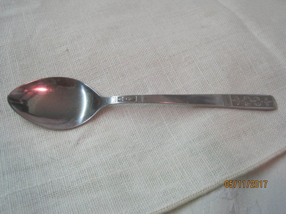 Vintage Custom Craft stainless Teaspoon CUS3