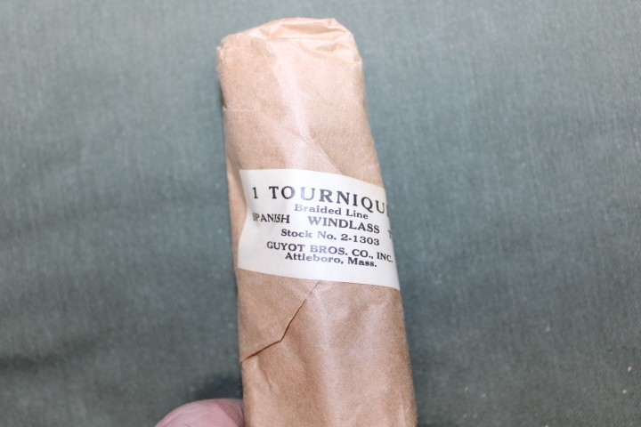 US Military Issue ORIGINAL WWII US ARMY MEDIC MEDICAL FIRST AID TOURNIQUET JB52