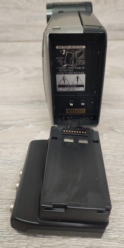 Sharp 8 Viewcam VL-E30 VL-E30U 8mm Video Camera AS IS UNTESTED READ!