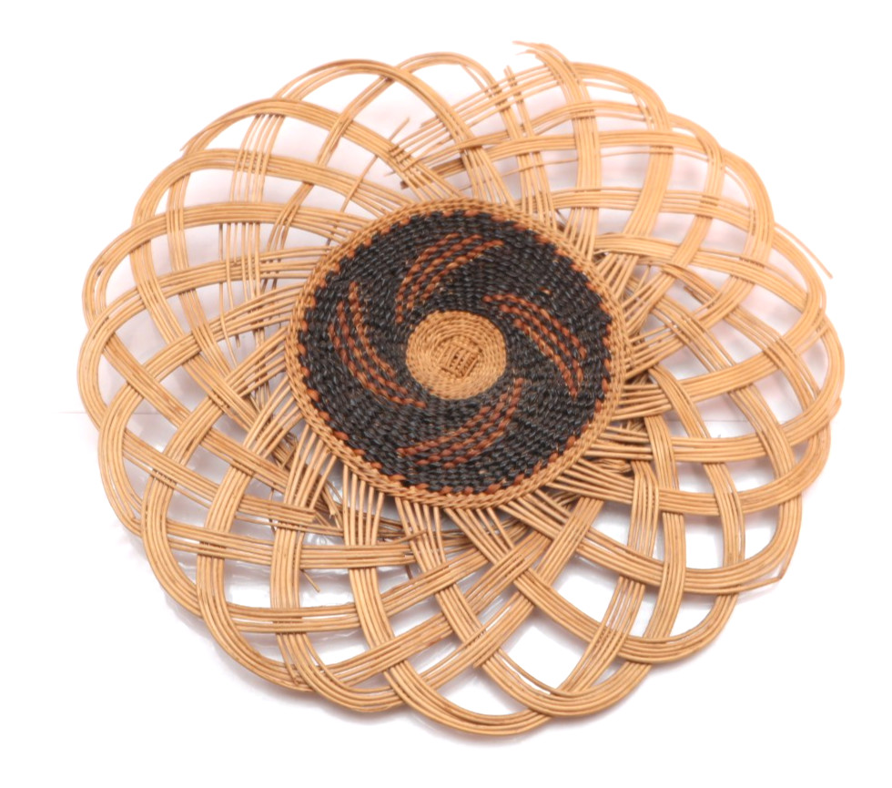 VTG Native American Indian Hupa Yurok Woven Basket Plaque Flat Tray Trivet 8.5"