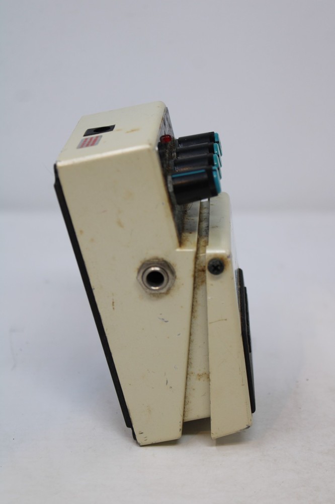 Boss DD-3 Digital Delay Guitar Effects Pedal