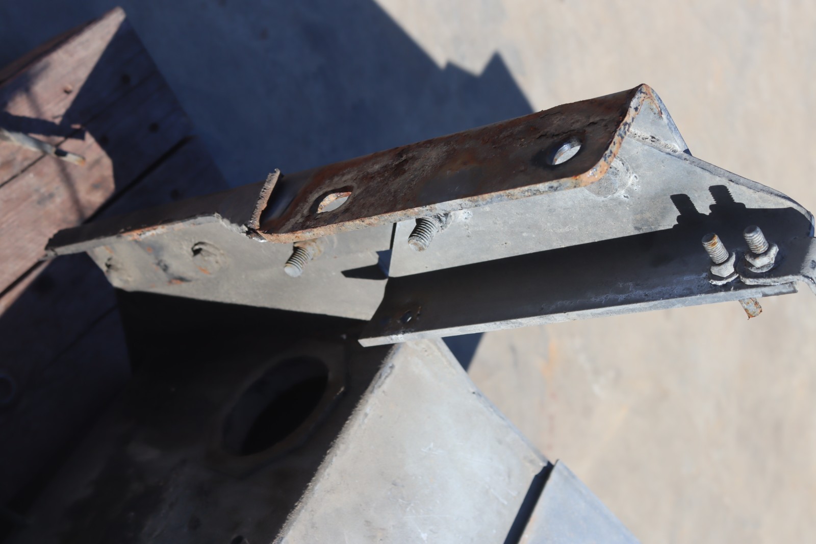 2013-2017 PETERBILT 579 BATTERY TRAY BOX FRAME HOLDER OEM