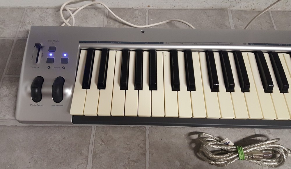 M-Audio KeyRig 49 49-Key USB Keyboard Controller STICKY SCROLL WHEELS