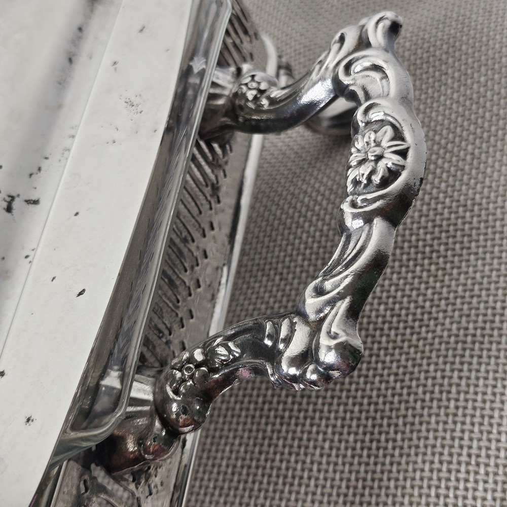 Vintage Oneida Silver Plated Pyrex Casserole Dish Holder Footed Serving Stand