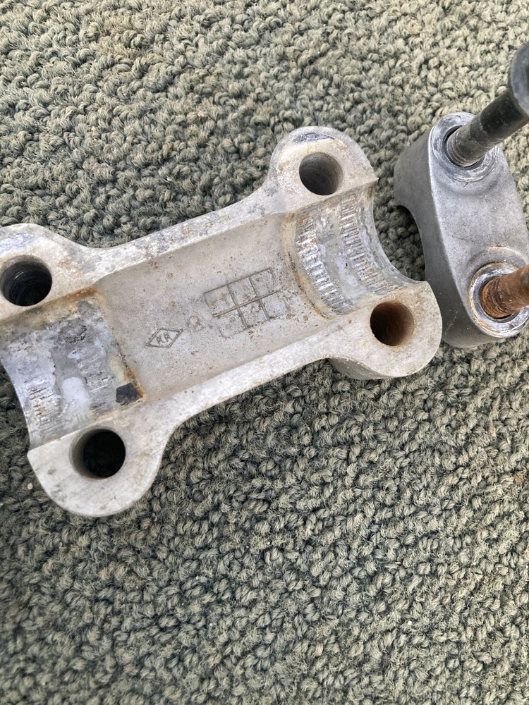 2000 YAMAHA BEAR TRACKER 250 2X4 HANDLEBAR RISER CLAMP BRACKET 99-04